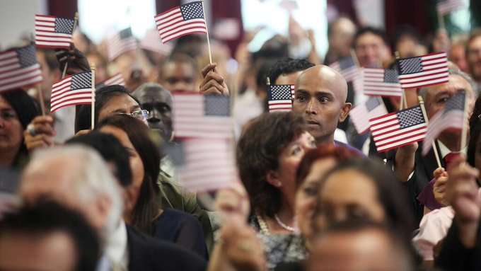 Día de la Independencia en Estados Unidos: Calor, Fuegos Artificiales y Controversias Políticas