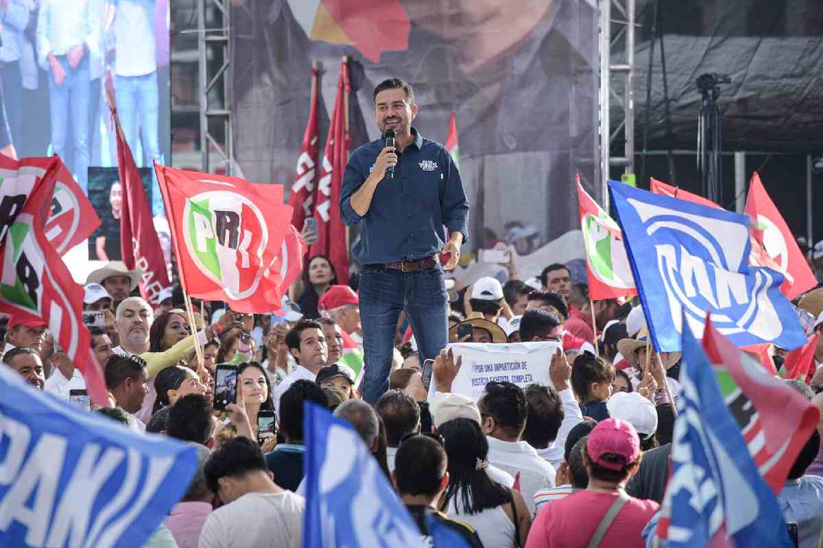 Miguel Ángel Yunes Márquez, senador electo, asegura que representará a Veracruz.