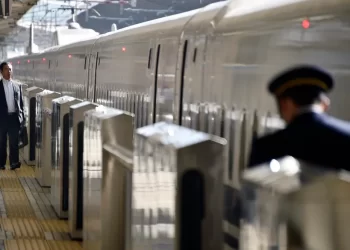 Muere pasajero japonés en tren tras 12 horas inadvertido, recorriendo 652 km