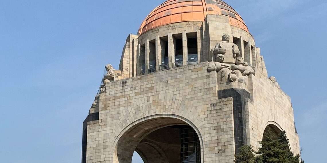 Tragedia en el Monumento a la Revolución: Trabajador Fallece Tras Caída de Más de 20 Metros