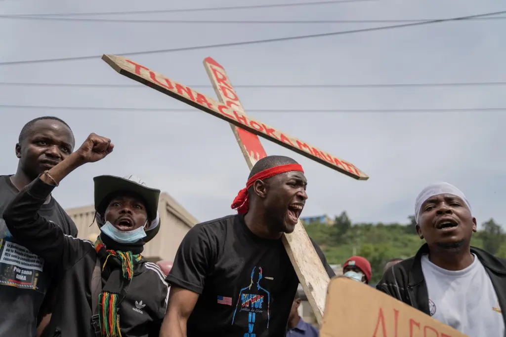 Más de cincuenta personas perdieron la vida en un ataque perpetrado por el grupo rebelde Mobondo, involucrado en un conflicto por la tierra con la comunidad teke.