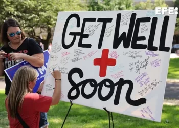 Simpatizantes de Trump oran por su pronta recuperación tras atentado