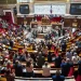 Francia Busca Nuevo Primer Ministro en Medio de Fragmentación Política