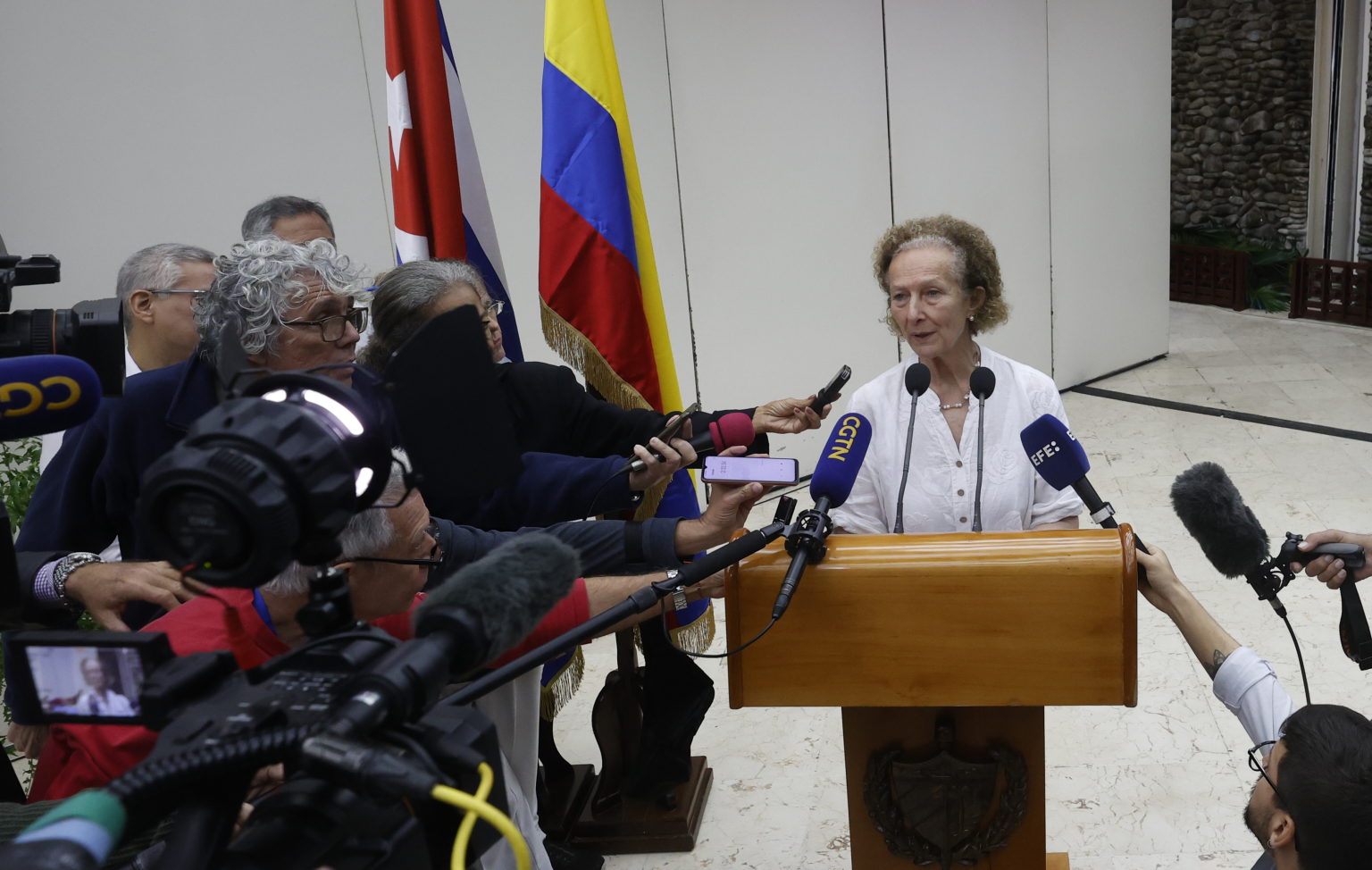 Colombia desmiente acusaciones de financiamiento al ELN a través de contratos corruptos