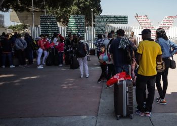 EE.UU. deporta a 92.000 migrantes tras orden de Biden