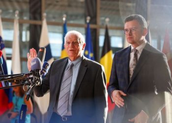 Borrell solicita a la UE que permita el uso total del armamento para Ucrania y enfrenta críticas
