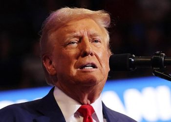 Nueva York busca mantener multa de 454 millones de dólares contra Trump por fraude
