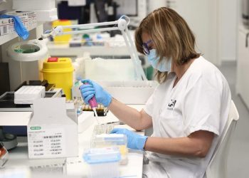Madrid solicita refuerzo en controles de Barajas para prevenir viruela del mono