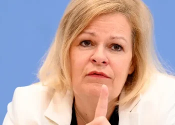 Alemania Expulsa a 10.800 Migrantes Irregulares en el Primer Semestre de 2024
