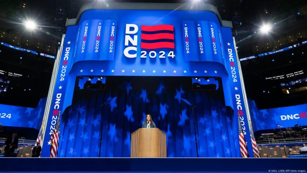 La Convención Nacional Demócrata (DNC) arranca en Chicago con más de 5,000 delegados y líderes del partido.