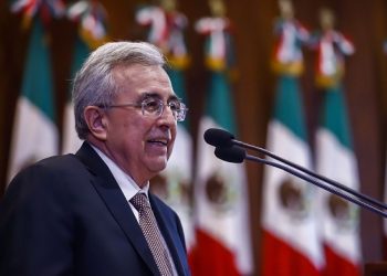 Jesús Vizcarra presta avión a Rocha Moya y niega relación con el narco