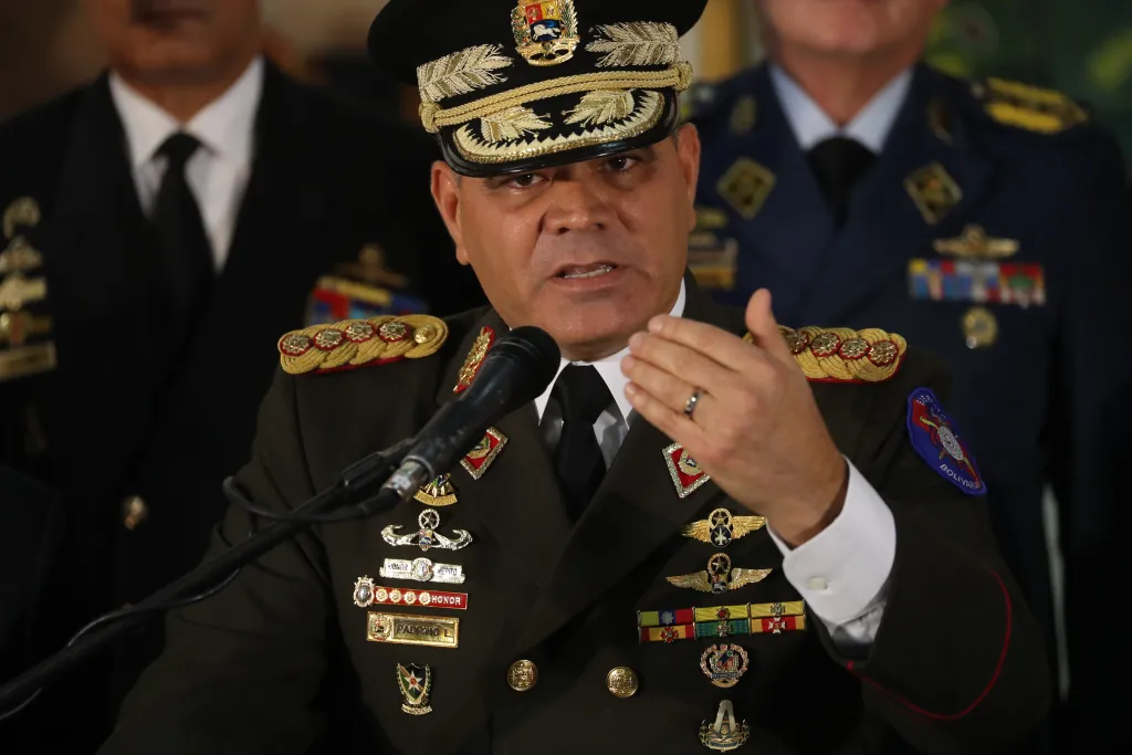 María Corina Machado asegura que el respaldo de Nicolás Maduro se limita al alto mando militar.