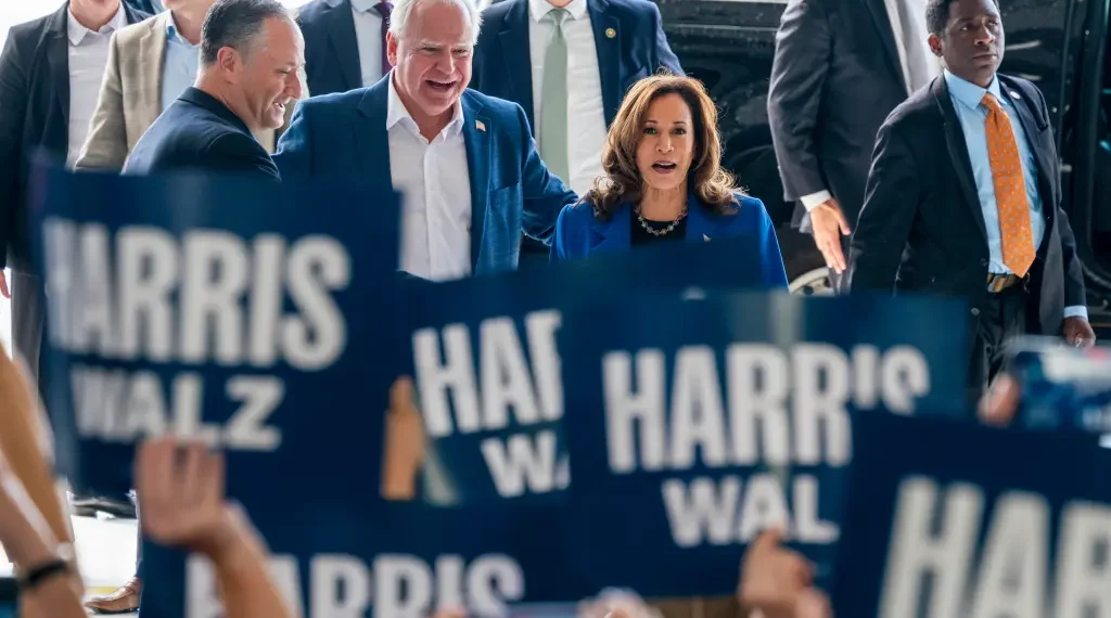 Tim Walz en la Convención Demócrata: Un Líder Debe Elevar a Otros, No Someterlos