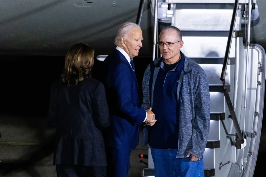 Biden Recibe a Los Estadounidenses Liberados