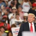 Trump intenta dividir a los demócratas antes de la Convención Nacional