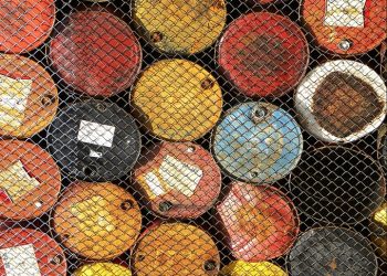 Precios del petróleo se mantienen estables tras varios días de caídas