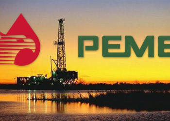 Los precios del petróleo suben 2% hoy, pero cierran la semana con pérdidas