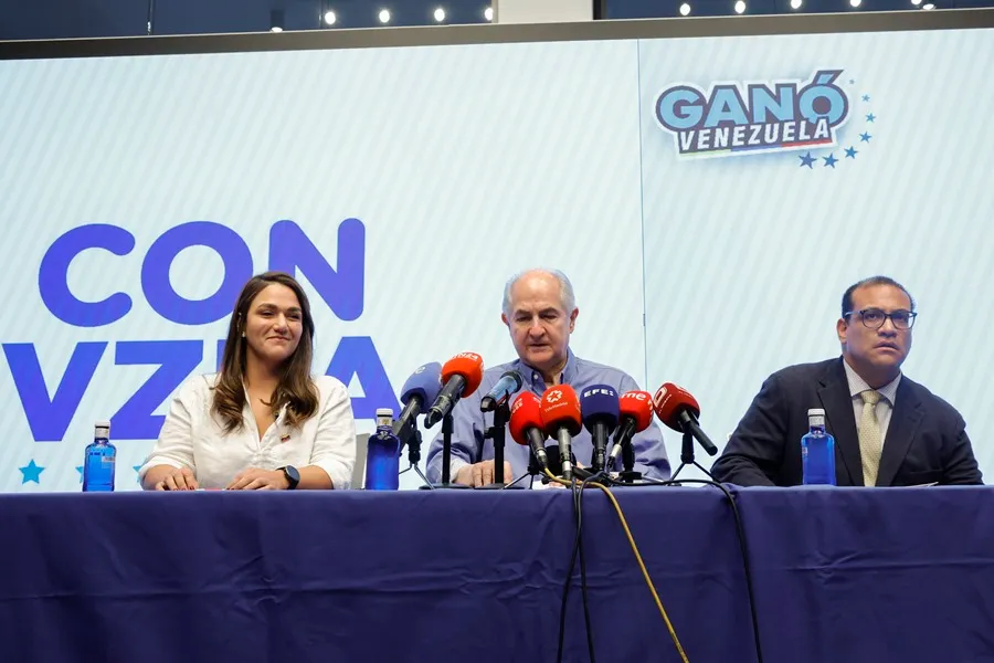 Antonio Ledezma comparó a Nicolás Maduro con Adolfo Hitler, afirmando que el gobierno venezolano está perpetrando una “masacre” con al menos 13 muertos y más de 2.000 detenidos.