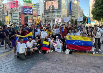 Oposición en Venezuela exige reconocimiento de su victoria electoral con marchas nacionales