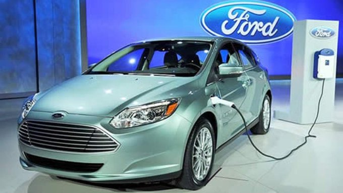 Ford pospone producción de autos eléctricos y sufrirá pérdidas de hasta 1,500 millones de dólares