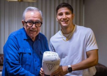 Gobernador Rocha honra a Marco Verde con apoyo económico y reconocimiento