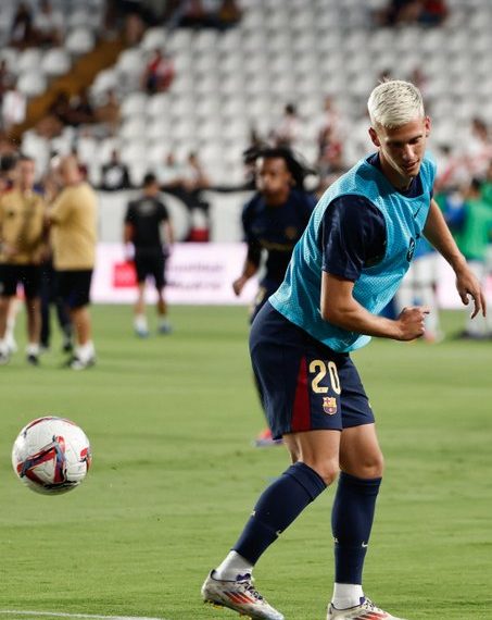 El Barcelona inscribe a Dani Olmo y podrá debutar contra el Rayo Vallecano