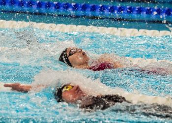 María Delgado gana bronce en 100 metros espalda en París
