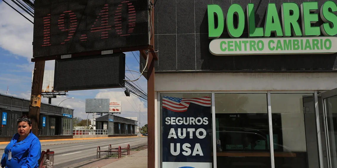 El ‘superpeso’ mexicano se desinfla ante la incertidumbre interna y externa