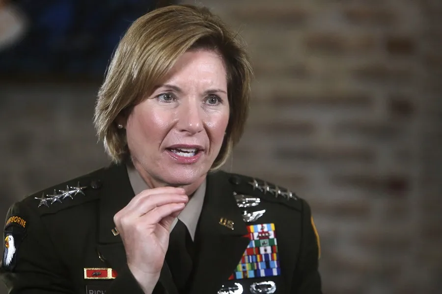 Laura Richardson: La crisis venezolana debe resolverse por medios democráticos, no militares
