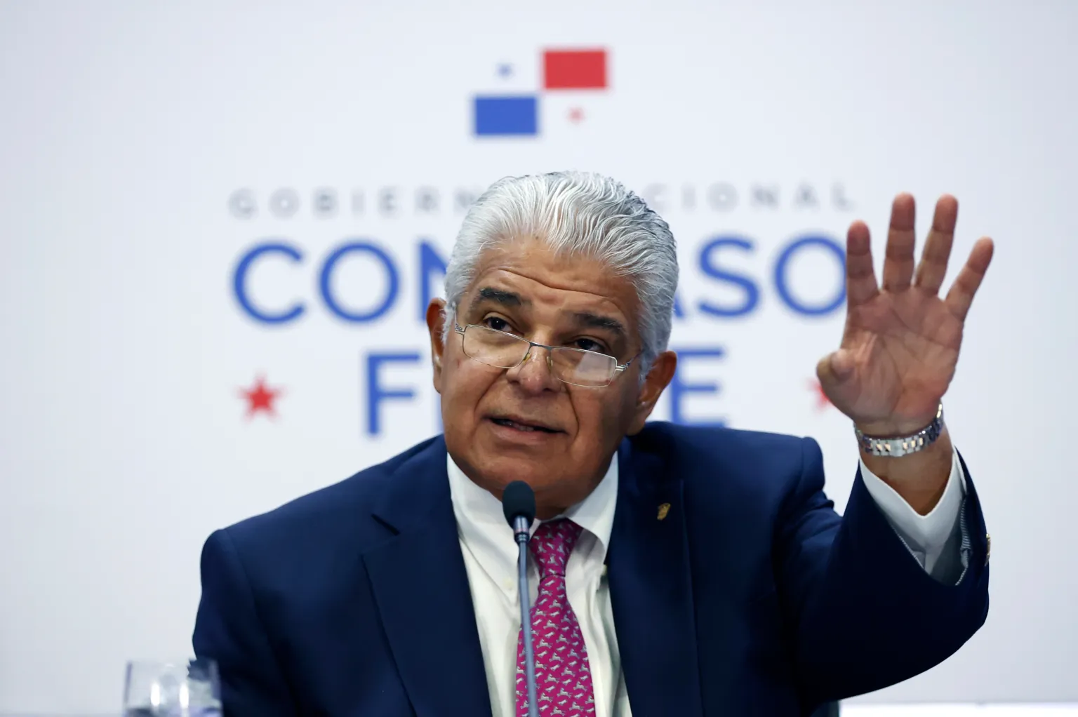 Panamá sugiere una cumbre regional para resolver la crisis en Venezuela