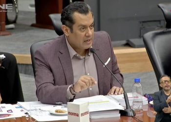 Diputado de Morena amenaza con juicio político a consejeros del INE