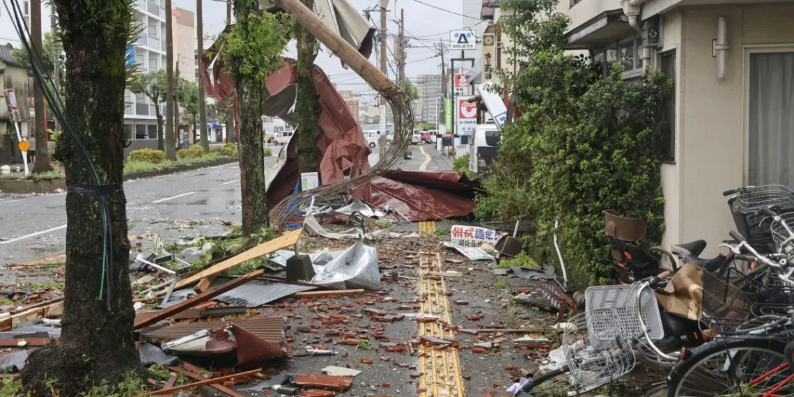 Tifón Shanshan Azota Japón: Cuatro Muertos y Más de 100 Heridos; Inundaciones y Daños Extensos