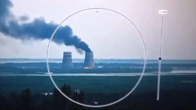 Rusia y Ucrania se acusan mutuamente de incendio en la central nuclear de Zaporiyia