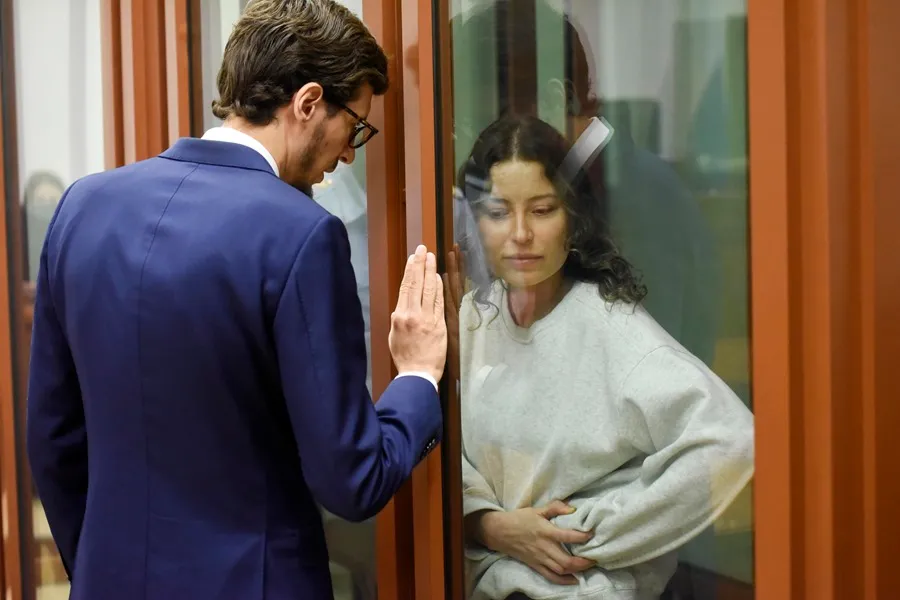 Ksenia Karélina Sentenciada a 12 Años de Prisión por Alta Traición en Rusia
