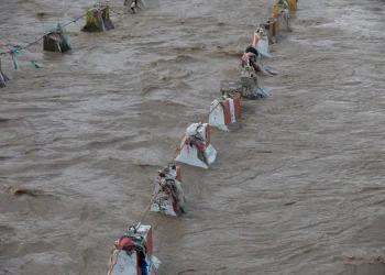 Al menos 33 fallecidos tras el colapso de una presa en el norte de Yemen por inundaciones