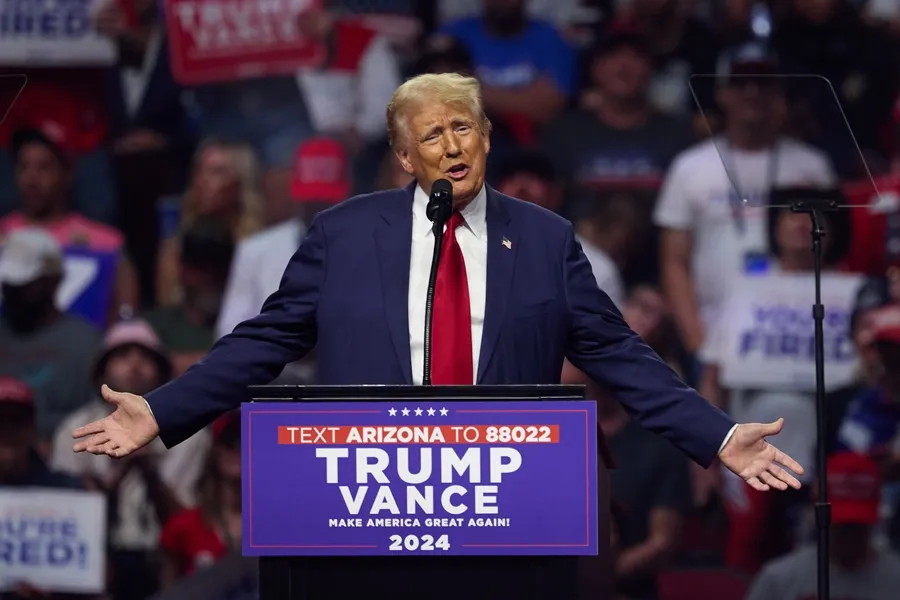 Encuentran 17 perfiles en X que usan imágenes de influencers europeos para promover a Trump.