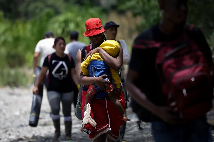 Más de 32.000 niños migrantes no acompañados han desaparecido del radar de las autoridades estadounidenses.
