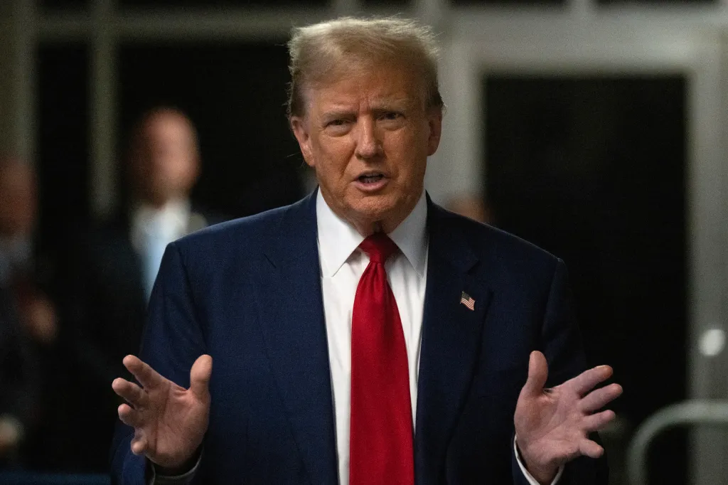 Donald Trump y su equipo volaron en un jet privado que anteriormente fue propiedad de Jeffrey Epstein durante el fin de semana.