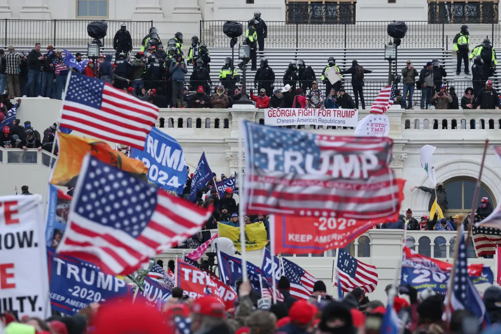 Donald Trump denuncia la nueva acusación en su contra relacionada con el asalto al Capitolio como 