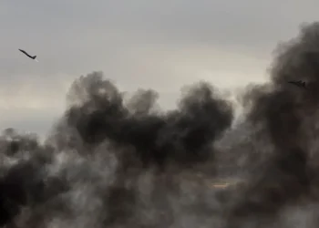 Israel ataca almacén de armas de Hizbulá en el sur del Líbano