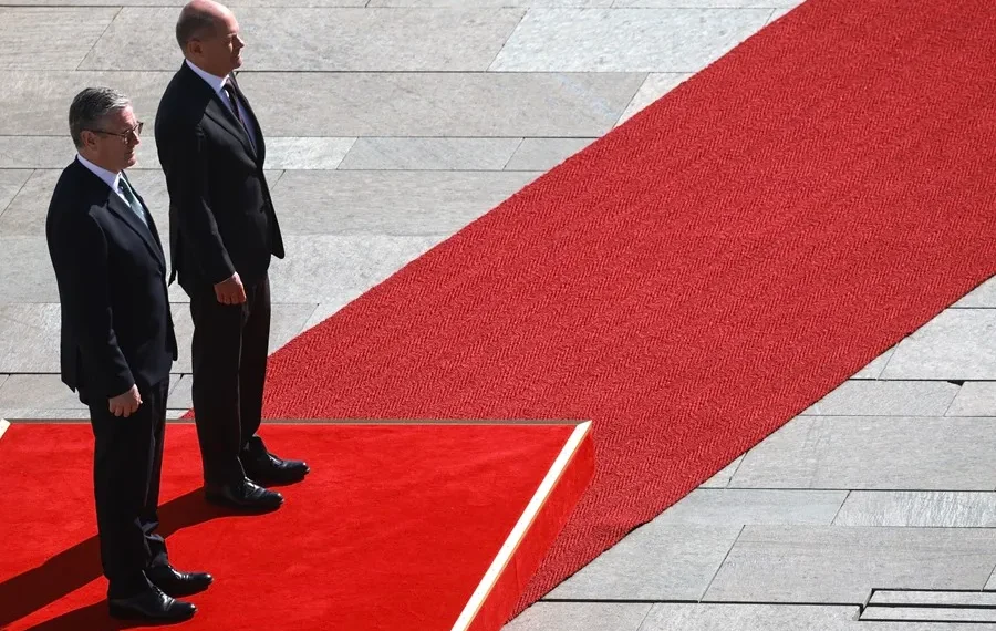 Scholz y Starmer presentan un nuevo tratado bilateral