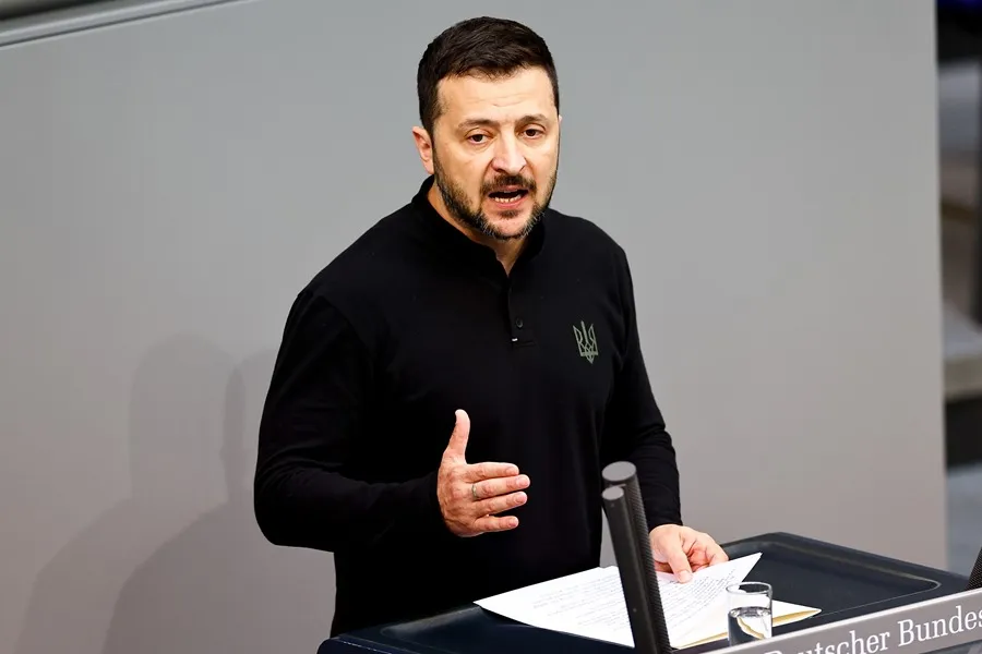 Zelenski Anuncia la Presencia de F-16 en el Espacio Aéreo de Ucrania y Promete Más Aviones