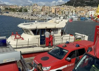 Desafíos en la búsqueda de los desaparecidos del velero hundido en Sicilia