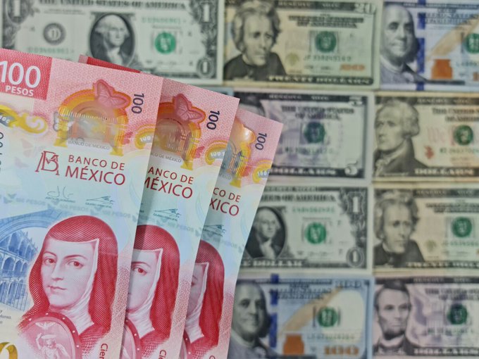 El peso mexicano cae frente al dólar el 19 de septiembre de 2024