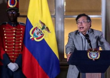Gustavo Petro pospone viaje a México tras accidente de helicóptero con ocho militares muertos