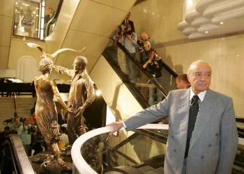 Un grupo de mujeres afirma abuso por el ex dueño de Harrods. 