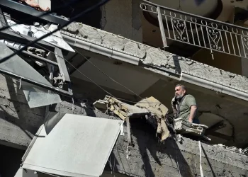 Ataques aéreos israelíes en Líbano causan estragos y numerosas víctimas