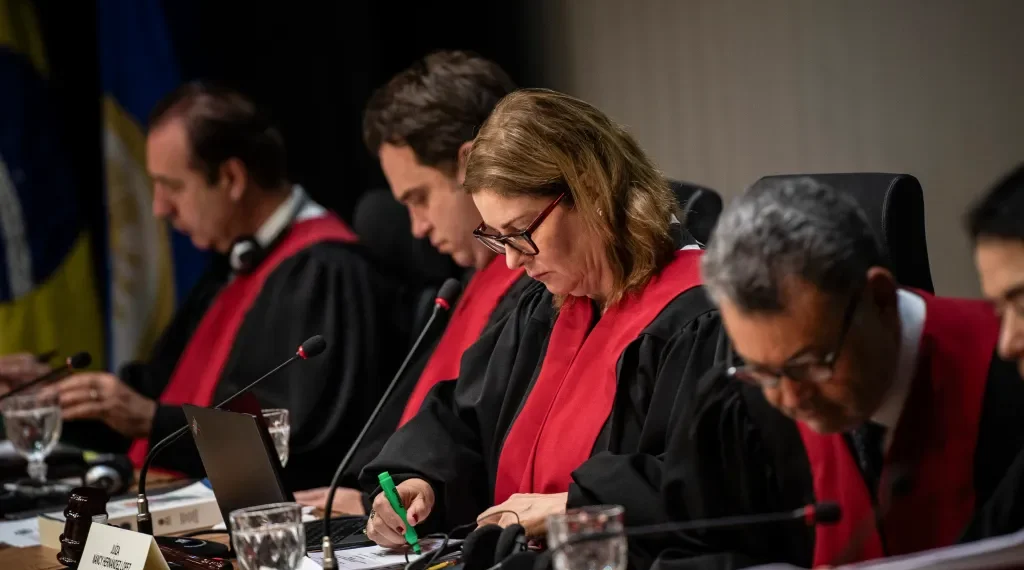Presidenta de la CorteIDH advierte sobre el retroceso democrático en América