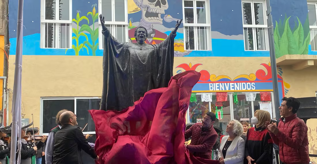 Plaza Garibaldi rinde homenaje a Chavela Vargas con nueva escultura