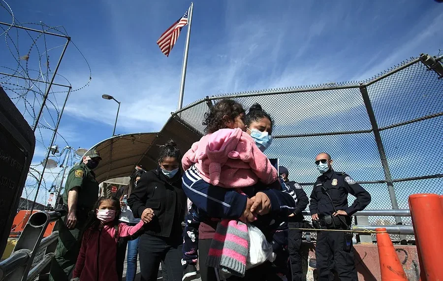 Trump planea eliminar el programa de permisos para migrantes de Venezuela, Cuba, Nicaragua y Haití